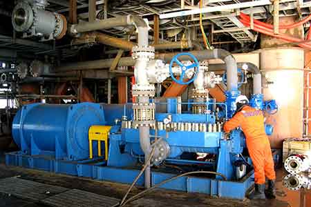 KHP係列臥式中開多級離心泵在（zài）中海油海上平台使用現場