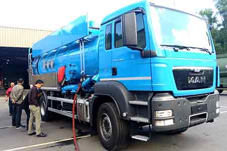 媚娘直播液環泵在（zài）市政行業吸汙車（chē）使用（yòng）現場